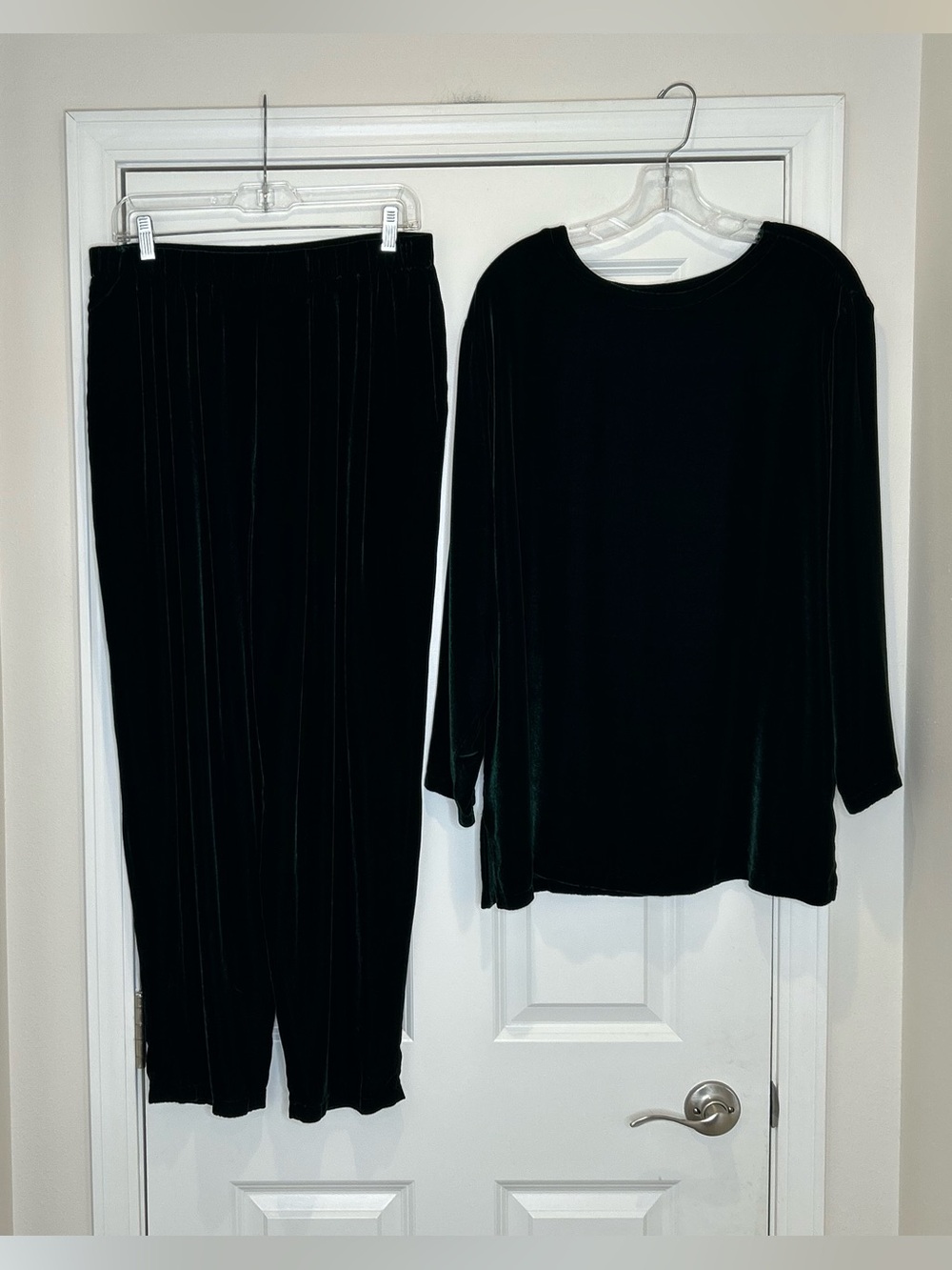 Vintage Eileen Fisher Green Velvet 2-piece Pine Green Tunic and Pull on pants